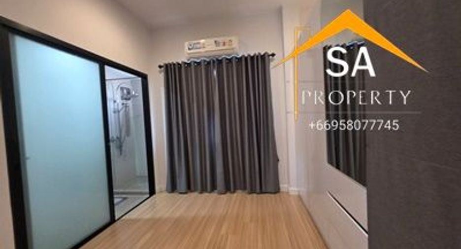For rent 4 bedrooms villa in East Pattaya, Pattaya