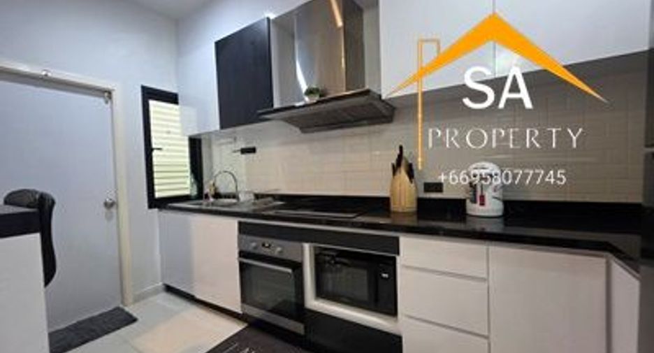 For rent 4 bedrooms villa in East Pattaya, Pattaya