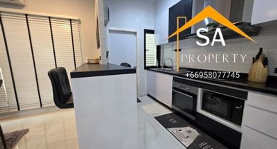 For rent 4 bedrooms villa in East Pattaya, Pattaya