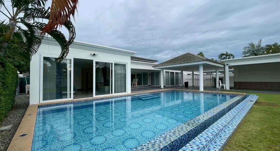Villa en alquiler de 4 habitaciones en East Pattaya, Pattaya