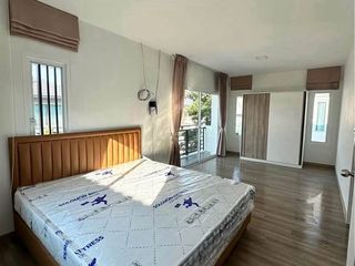 À louer 3 chambres maison à Bang Lamung, Chonburi