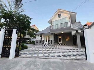 For sale 5 bedrooms villa in Bang Lamung, Chonburi