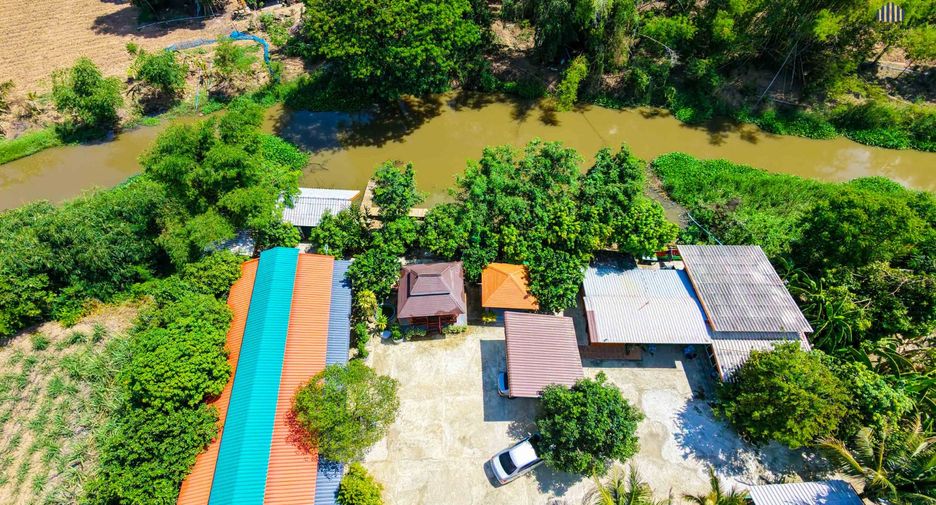For sale land in Doem Bang Nang Buat, Suphan Buri