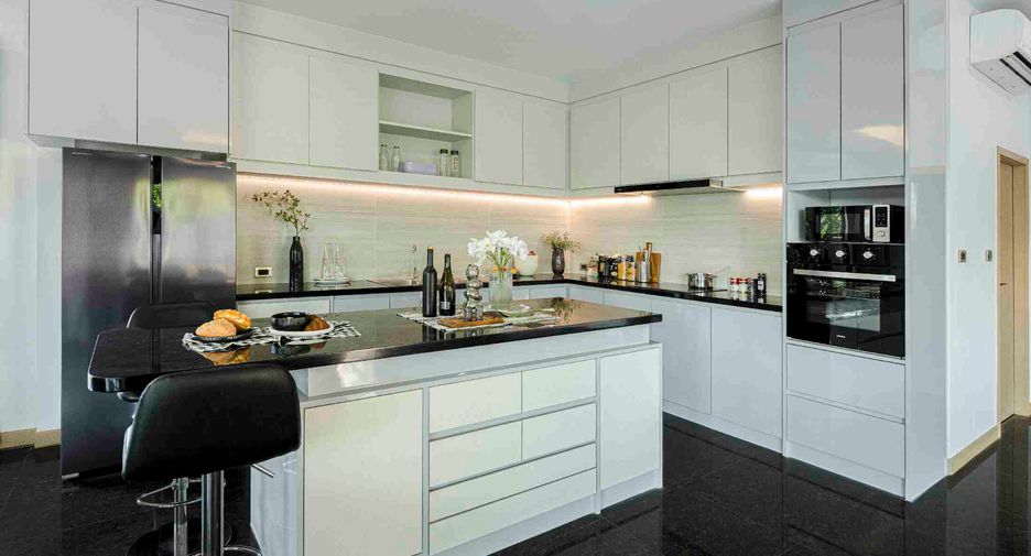 For rent 3 bedrooms villa in Huay Yai, Pattaya