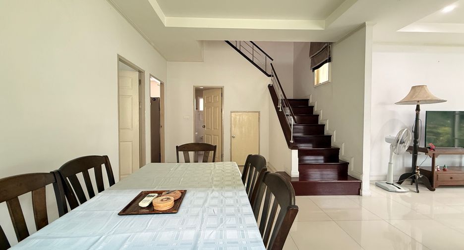 For rent 4 bedrooms house in Mueang Chiang Mai, Chiang Mai