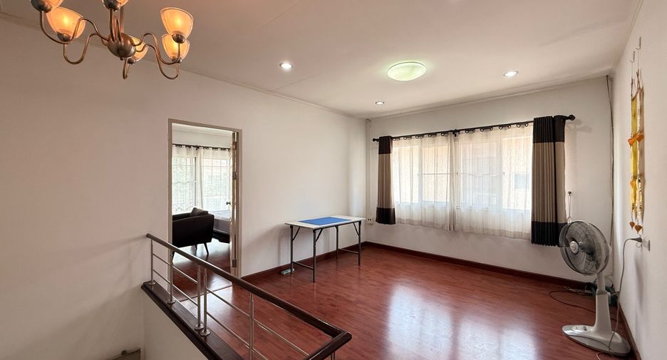 For rent 4 bedrooms house in Mueang Chiang Mai, Chiang Mai