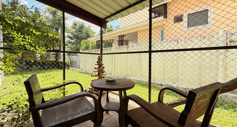 For rent 4 bedrooms house in Mueang Chiang Mai, Chiang Mai
