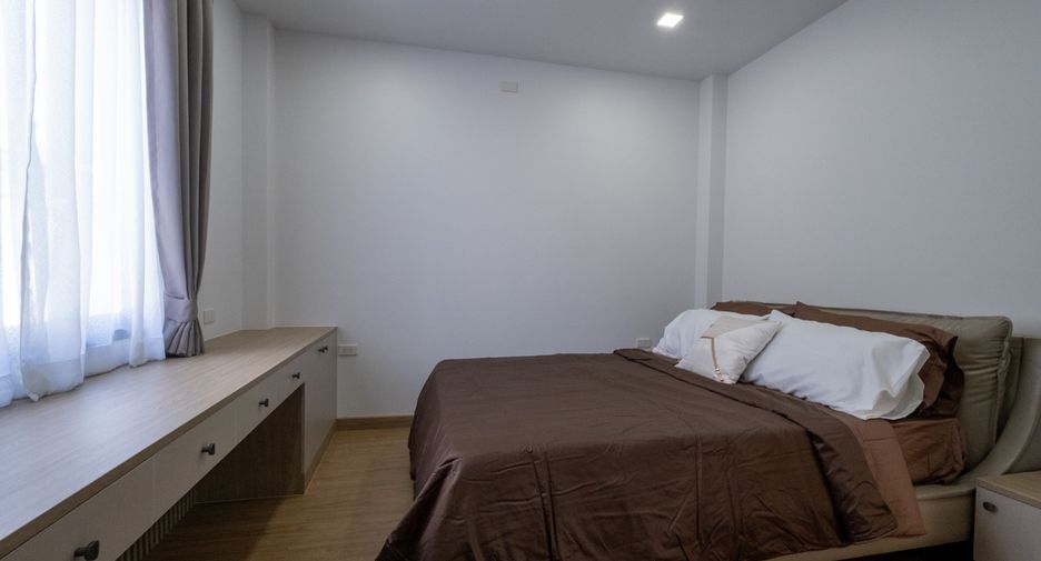 Haus zur Miete und zum Kauf mit 4 Zimmer in Mueang Chiang Mai, Chiang Mai