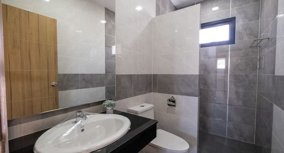 Haus zur Miete und zum Kauf mit 4 Zimmer in Mueang Chiang Mai, Chiang Mai