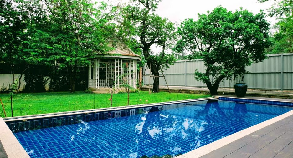 For rent and for sale 3 bedrooms house in Saraphi, Chiang Mai