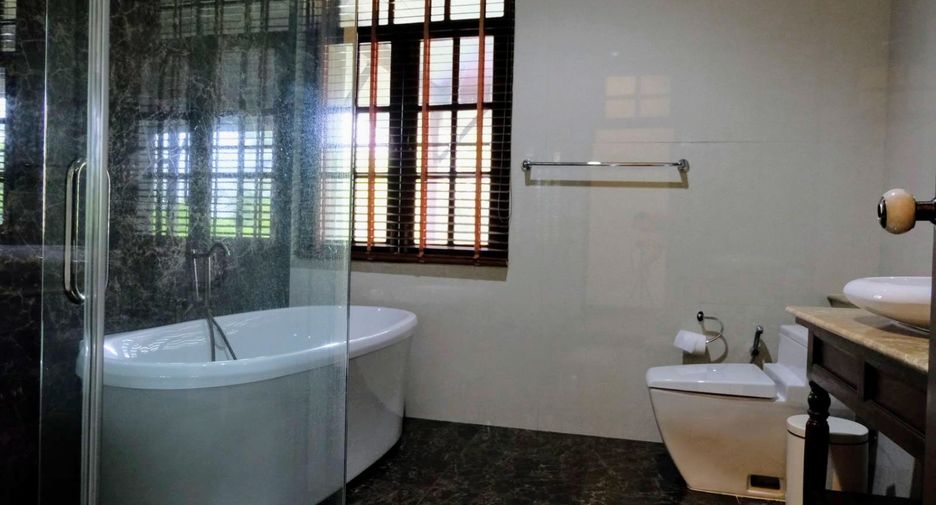 For rent and for sale 3 bedrooms house in Saraphi, Chiang Mai