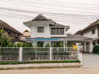 Haus zur Miete und zum Kauf mit 5 Zimmer in Mueang Chiang Mai, Chiang Mai