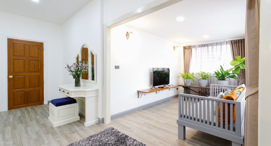 For rent and for sale 5 bedrooms house in Mueang Chiang Mai, Chiang Mai