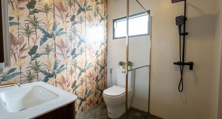 For rent and for sale 5 bedrooms house in San Sai, Chiang Mai