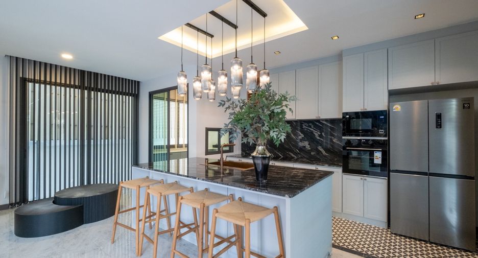 For rent and for sale 5 bedrooms house in San Sai, Chiang Mai