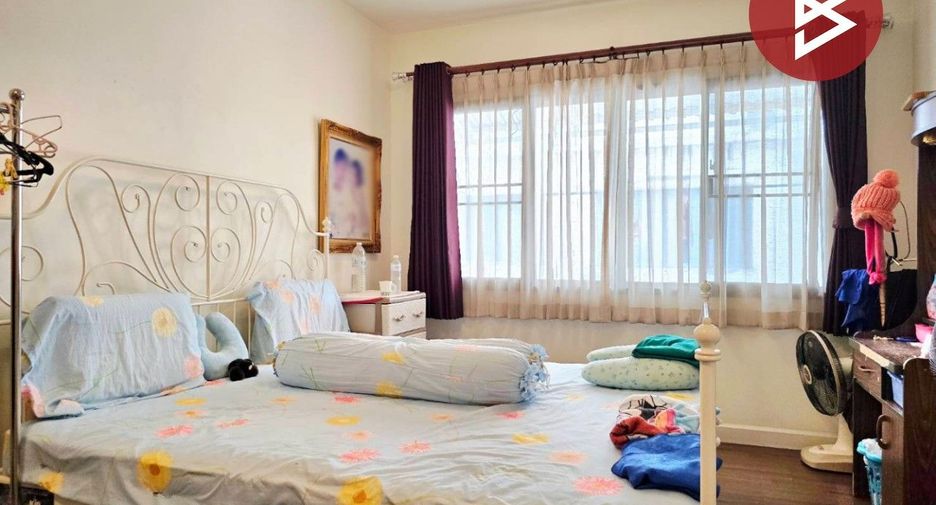 For sale 3 bedrooms townhouse in Chom Thong, Bangkok