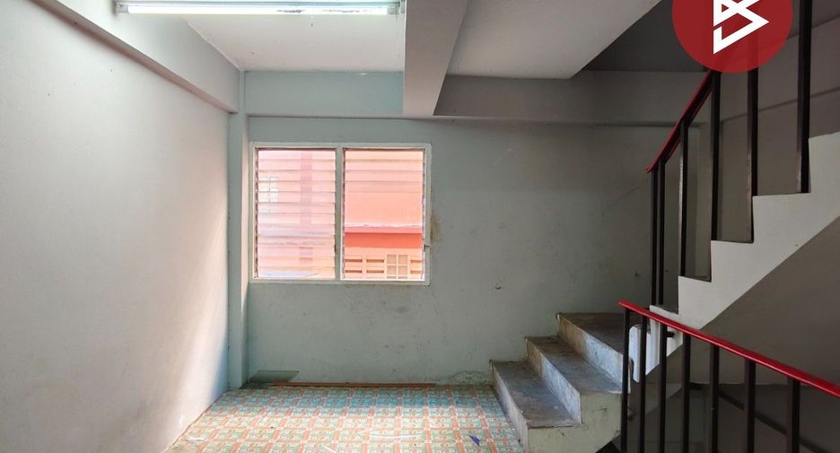 For rent そして for sale 3 ベッドルーム retail Space in Sam Phran, Nakhon Pathom