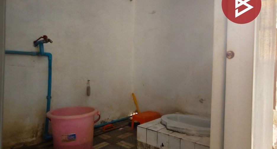 For rent そして for sale 3 ベッドルーム retail Space in Sam Phran, Nakhon Pathom