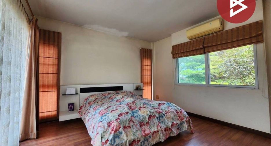 For sale 4 bedrooms house in Lat Krabang, Bangkok