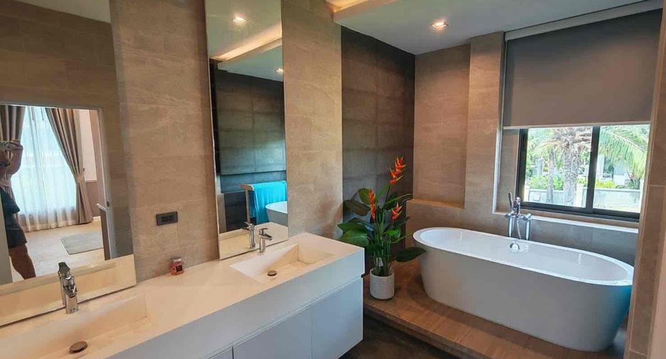 For rent 5 bedrooms villa in East Pattaya, Pattaya