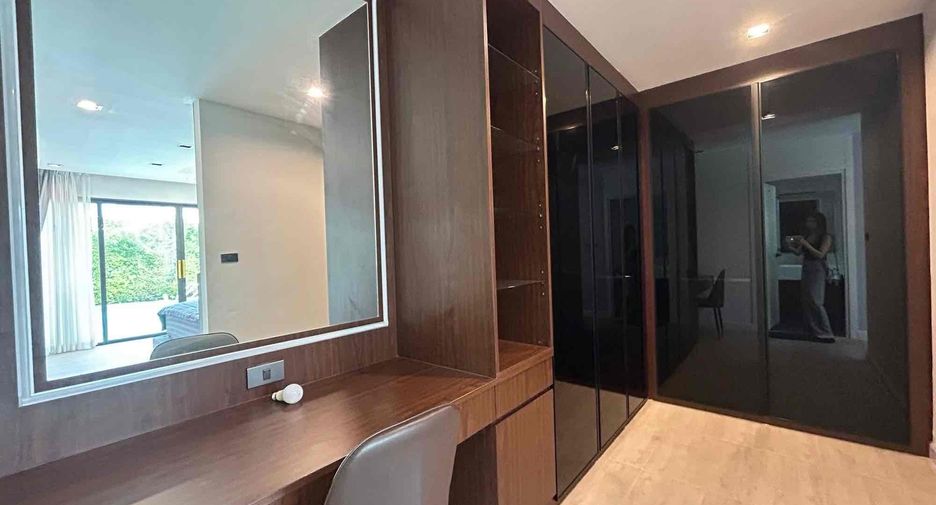 For rent 5 bedrooms villa in East Pattaya, Pattaya