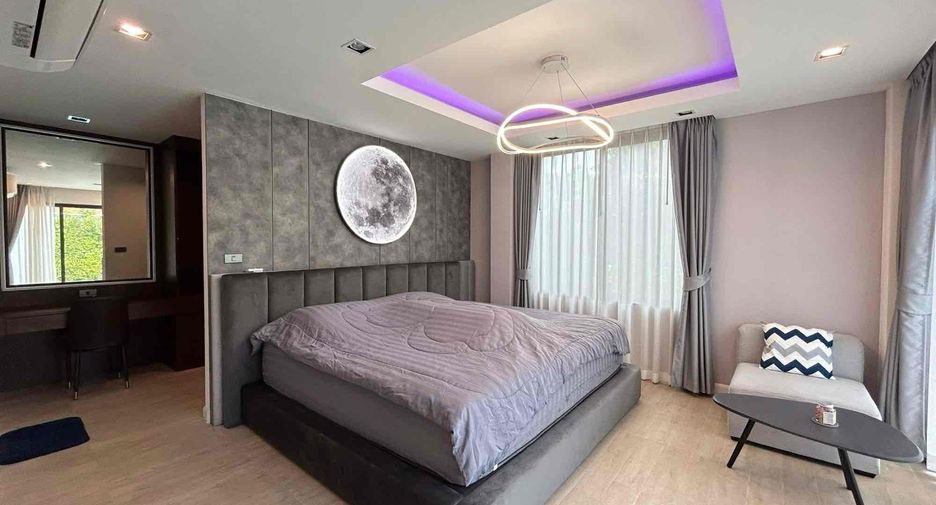 For rent 5 bedrooms villa in East Pattaya, Pattaya