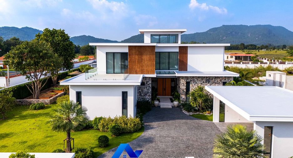 À vendre 4 chambres villa à Hua Hin, Prachuap Khiri Khan