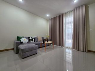 Casa adosada en alquiler de 4 habitaciones en Mueang Chiang Mai, Chiang Mai