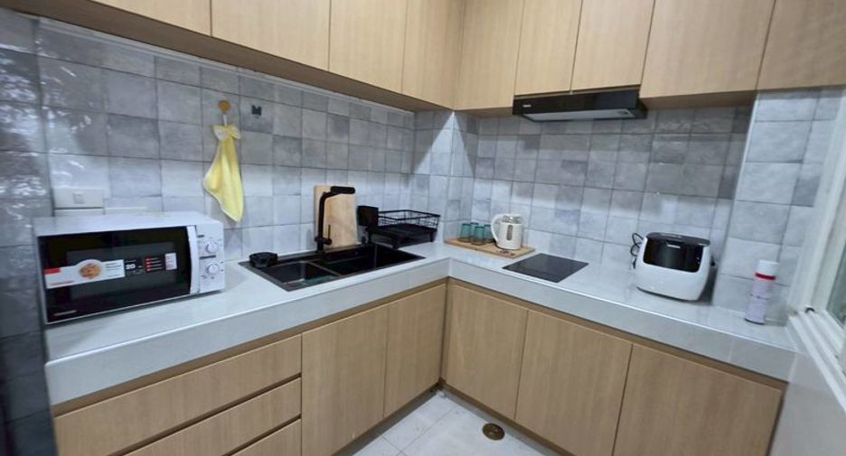 For rent 4 bedrooms townhouse in Mueang Chiang Mai, Chiang Mai