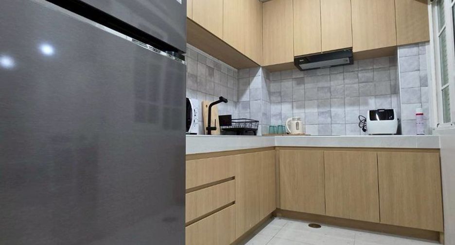 For rent 4 bedrooms townhouse in Mueang Chiang Mai, Chiang Mai