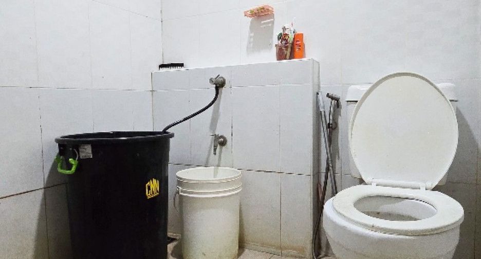 Casa adosada en venta de 2 habitaciones en Bang Phli, Samut Prakan