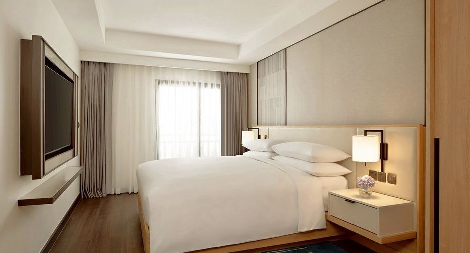 For rent 3 bedrooms condo in Khlong Toei, Bangkok