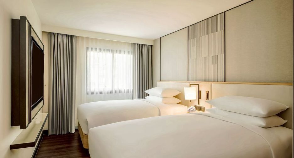 For rent 3 bedrooms condo in Khlong Toei, Bangkok