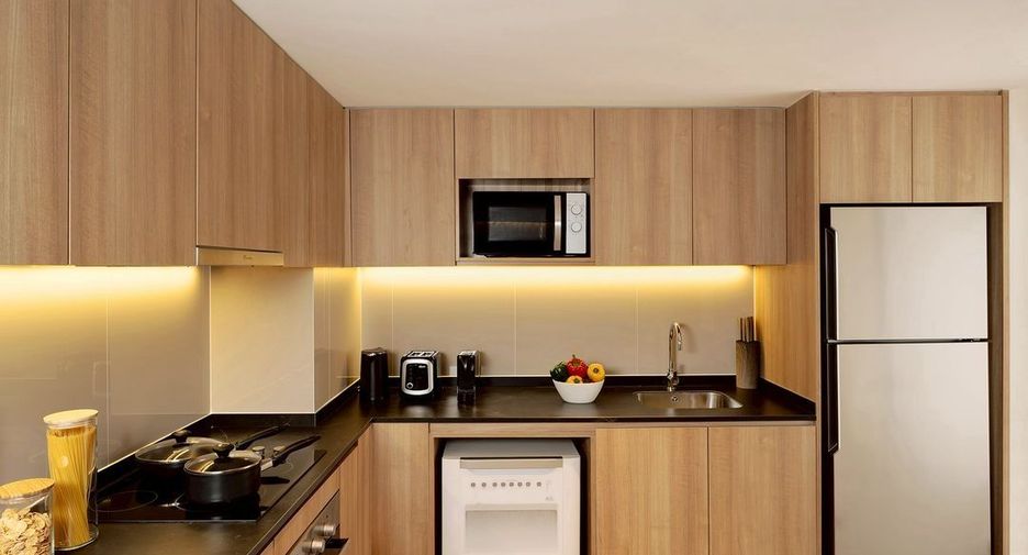 For rent 3 bedrooms condo in Khlong Toei, Bangkok