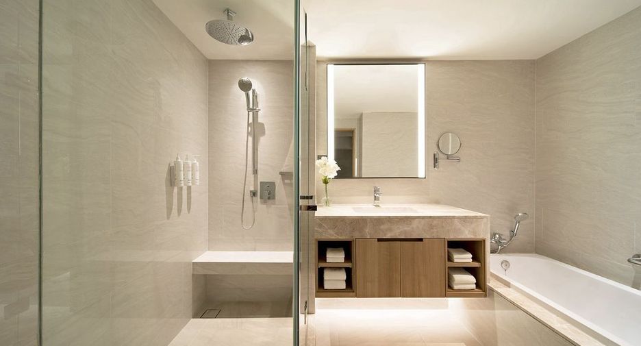 For rent 3 bedrooms condo in Khlong Toei, Bangkok