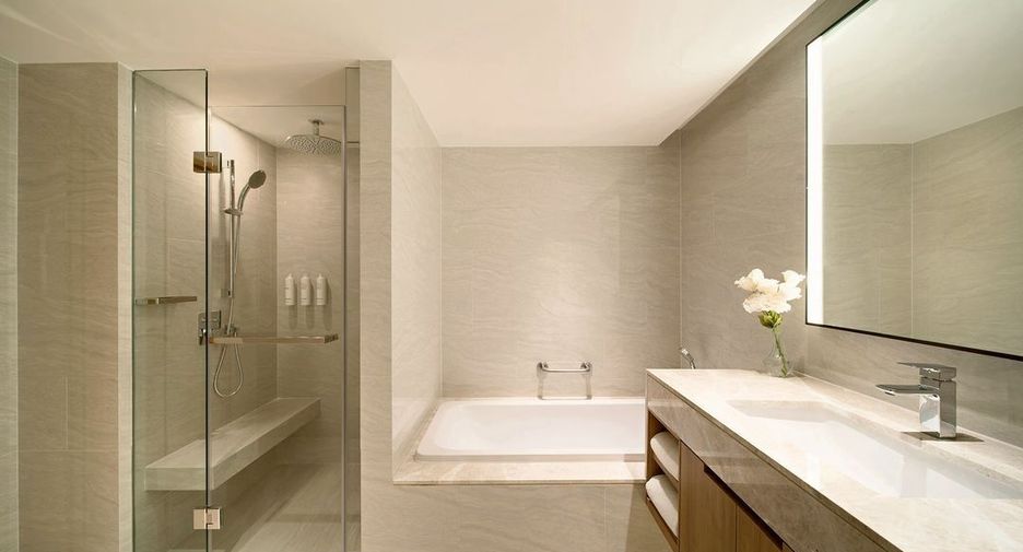 For rent 3 bedrooms condo in Khlong Toei, Bangkok