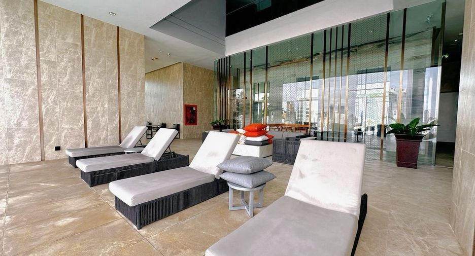 Condo en alquiler de 3 habitaciones en Khlong Toei, Bangkok