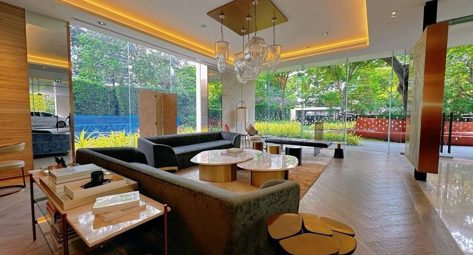 Condo en alquiler de 3 habitaciones en Khlong Toei, Bangkok
