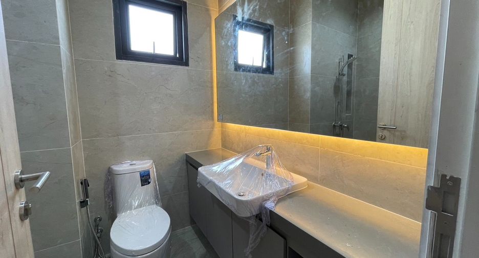 Reihenhaus zur Miete mit 3 Zimmer in Watthana, Bangkok