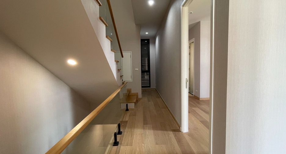 Reihenhaus zur Miete mit 3 Zimmer in Watthana, Bangkok