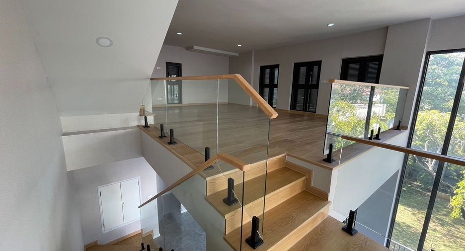 Reihenhaus zur Miete mit 3 Zimmer in Watthana, Bangkok