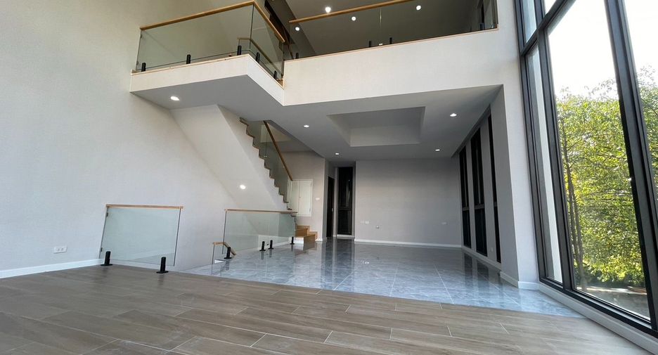 Reihenhaus zur Miete mit 3 Zimmer in Watthana, Bangkok