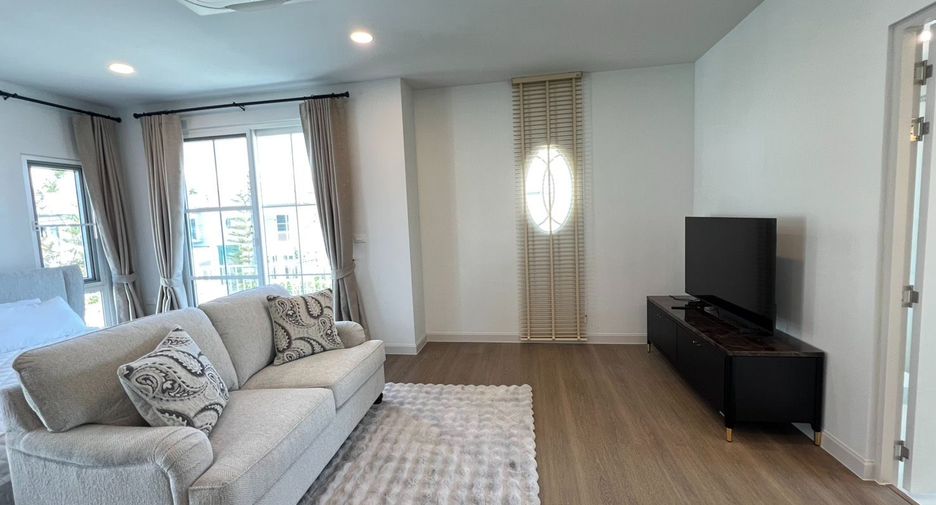 Haus zur Miete mit 4 Zimmer in Mueang Chiang Mai, Chiang Mai