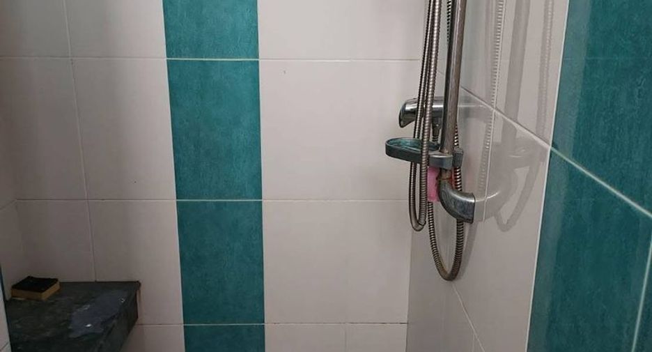 Casa en alquiler y en venta de 3 habitaciones en Si Racha, Chonburi