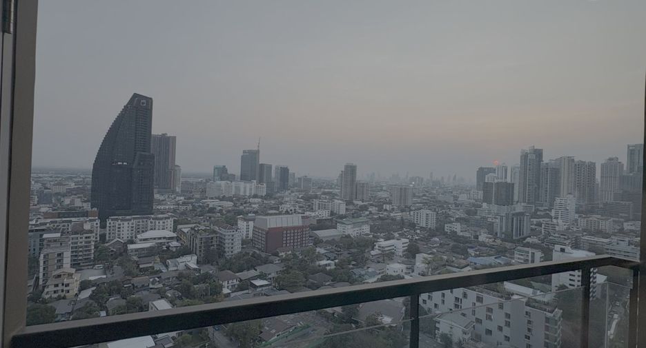 Wohnung zum Kauf mit 2 Zimmer in Khlong Toei, Bangkok
