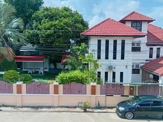 Villa en alquiler y en venta de 3 habitaciones en Bang Lamung, Chonburi