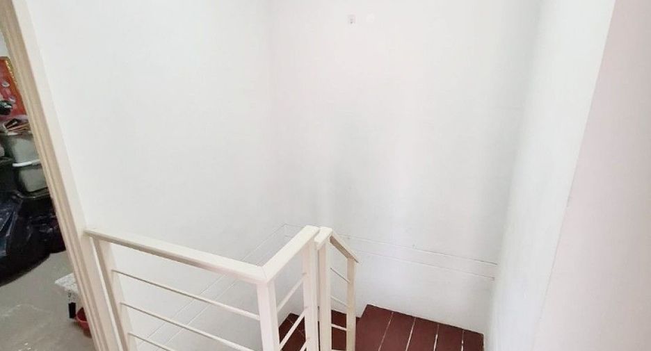 出售 3 卧室 联排别墅 在 Khlong Luang, Pathum Thani