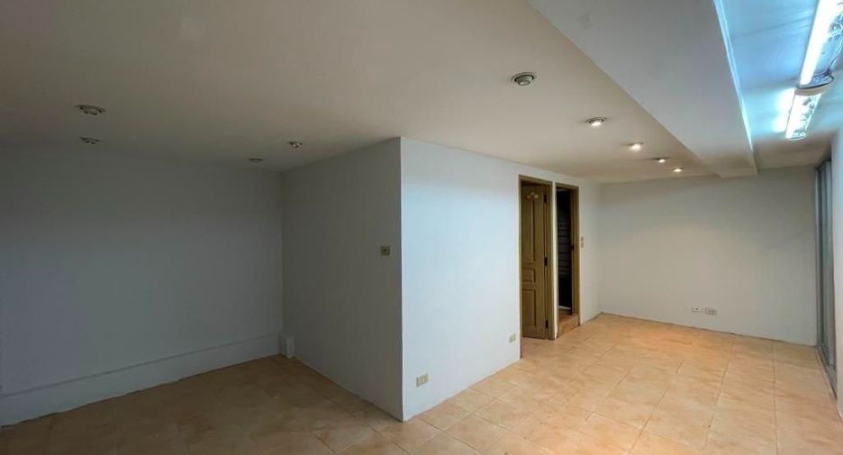 À vendre 1 chambre condo à Watthana, Bangkok