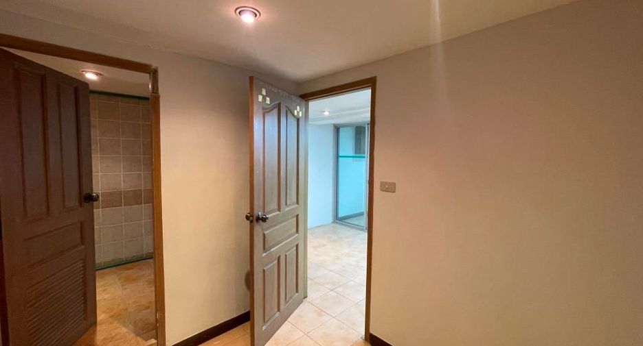 À vendre 1 chambre condo à Watthana, Bangkok