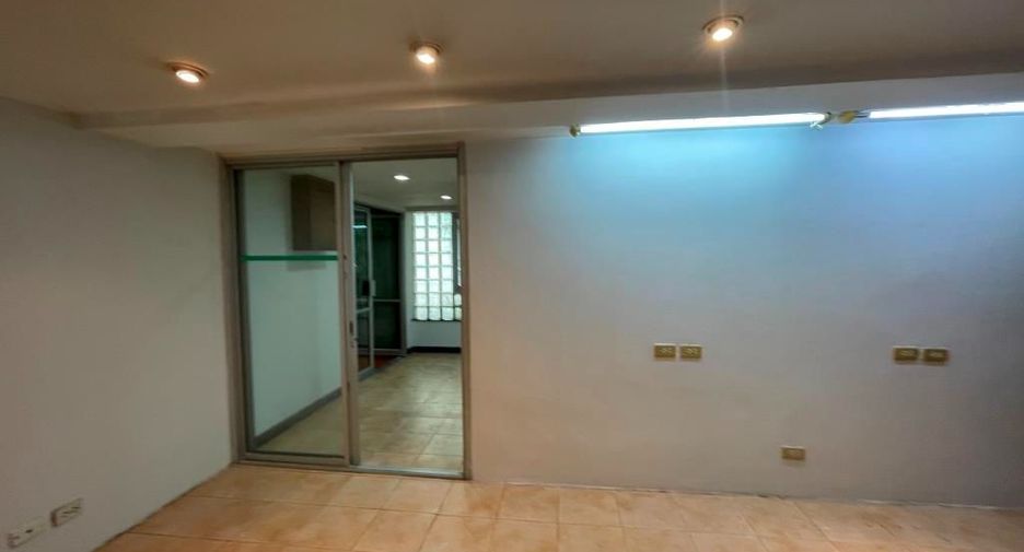 À vendre 1 chambre condo à Watthana, Bangkok